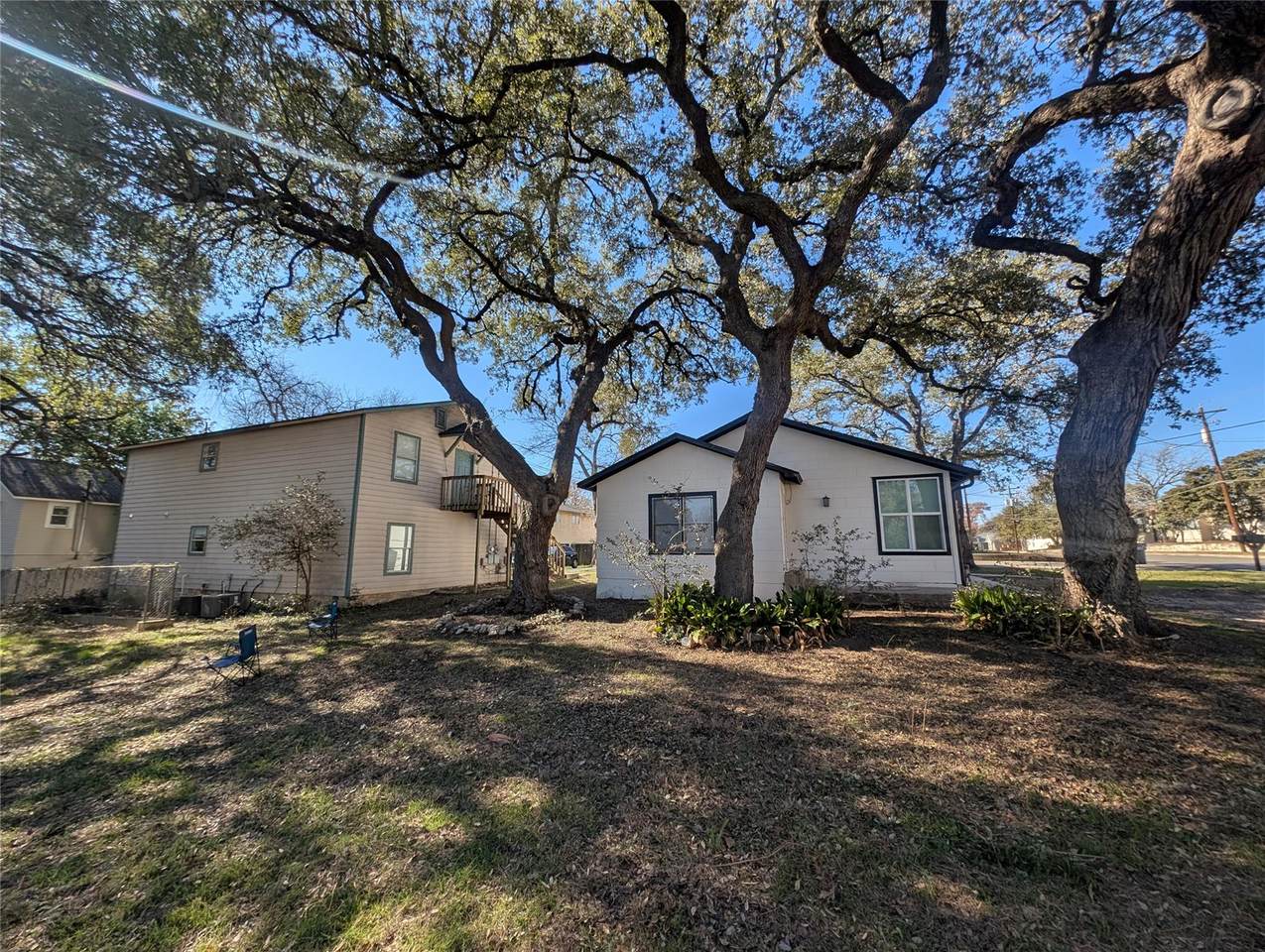 519 Hutchison St - Photo 1