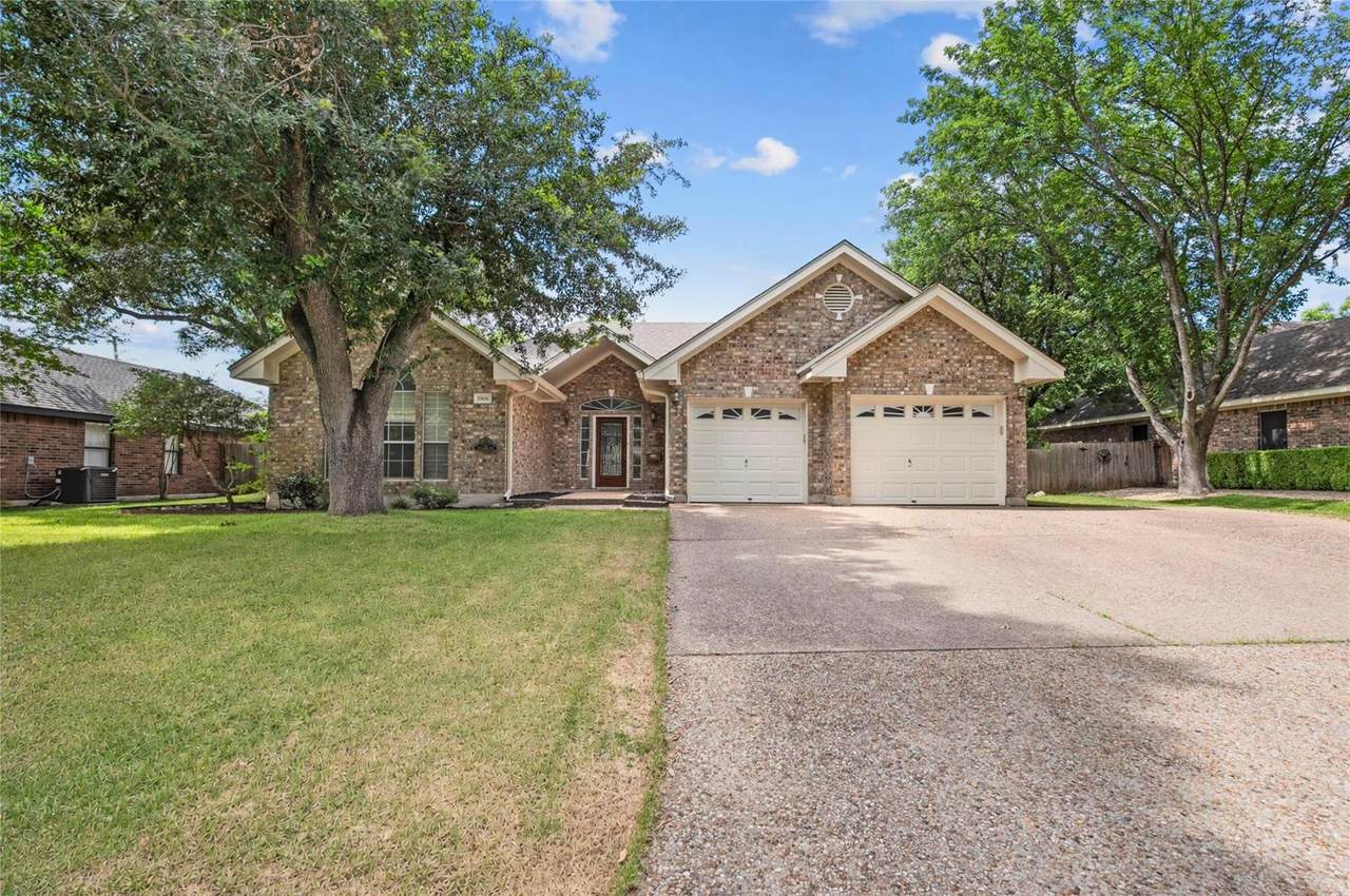 1906 Meadow Ridge Dr - Photo 1