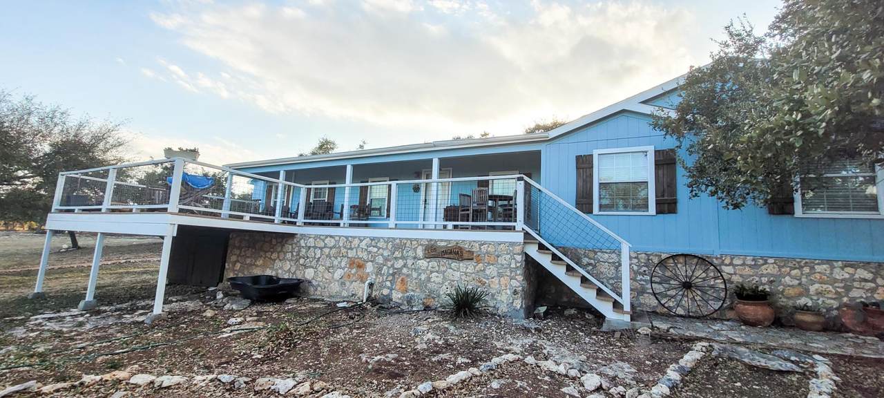 1085 Forest View Dr - Photo 1