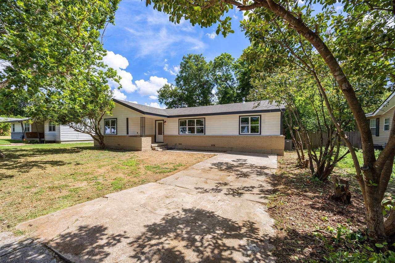 605 Washington Ave - Photo 1