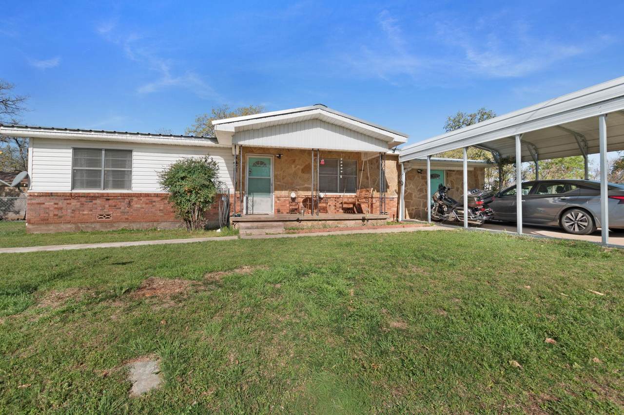 1365 Norma Ln - Photo 1