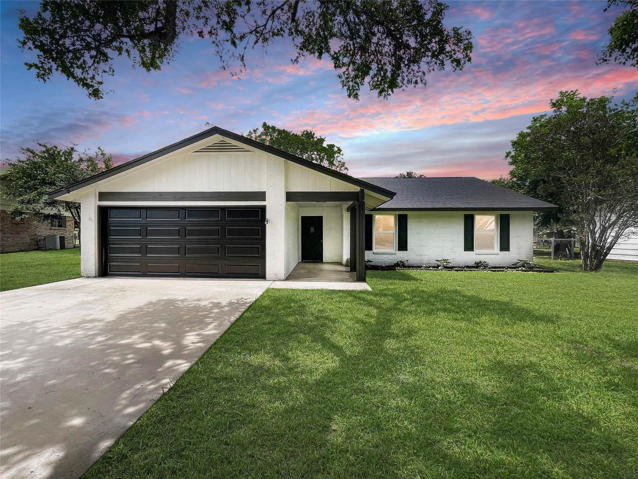 313 Golden Oaks Dr - Photo 1