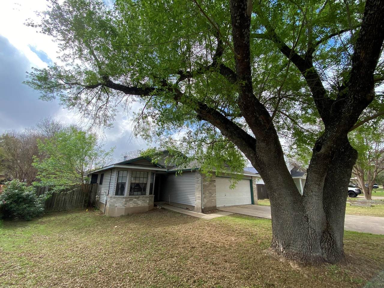 https://bt-photos.global.ssl.fastly.net/austin/1280_boomver_1_2329993-2.jpg