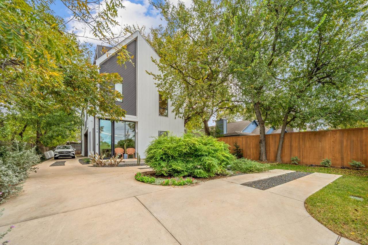 2509 Durwood St - Photo 1