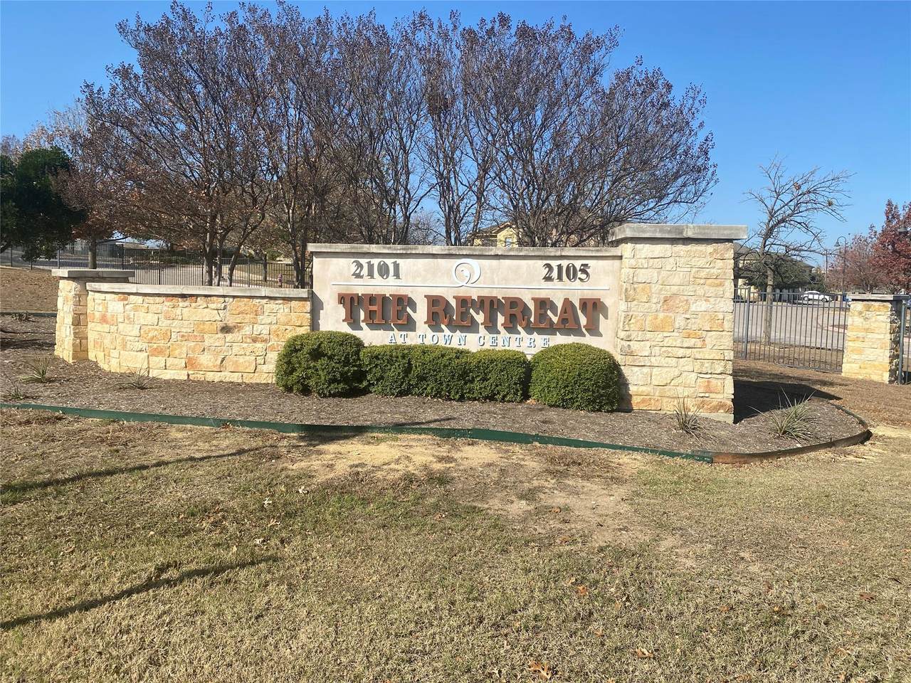 2101 Town Centre Dr - Photo 1