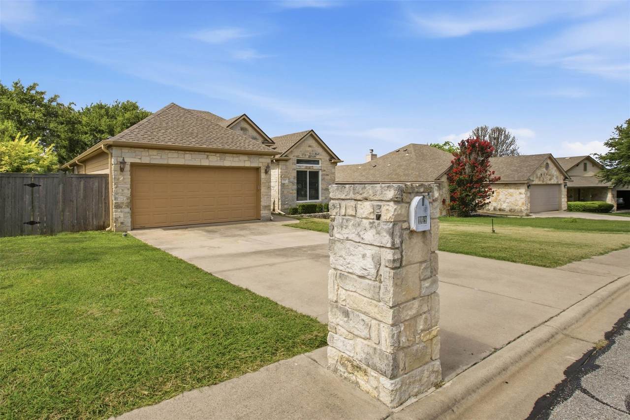 https://bt-photos.global.ssl.fastly.net/austin/1280_boomver_1_2371071-2.jpg