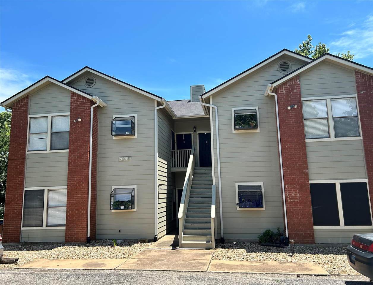 9509 Kempler Dr - Photo 1