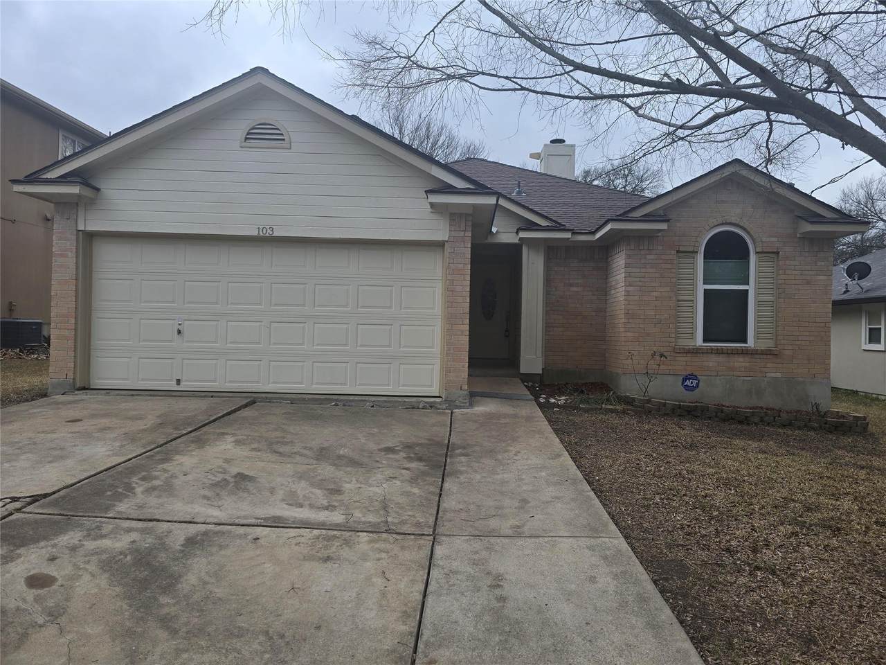 103 Hummingbird Ct - Photo 1