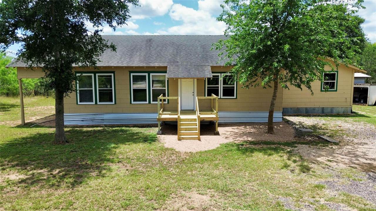 121 Wyers Pl - Photo 1