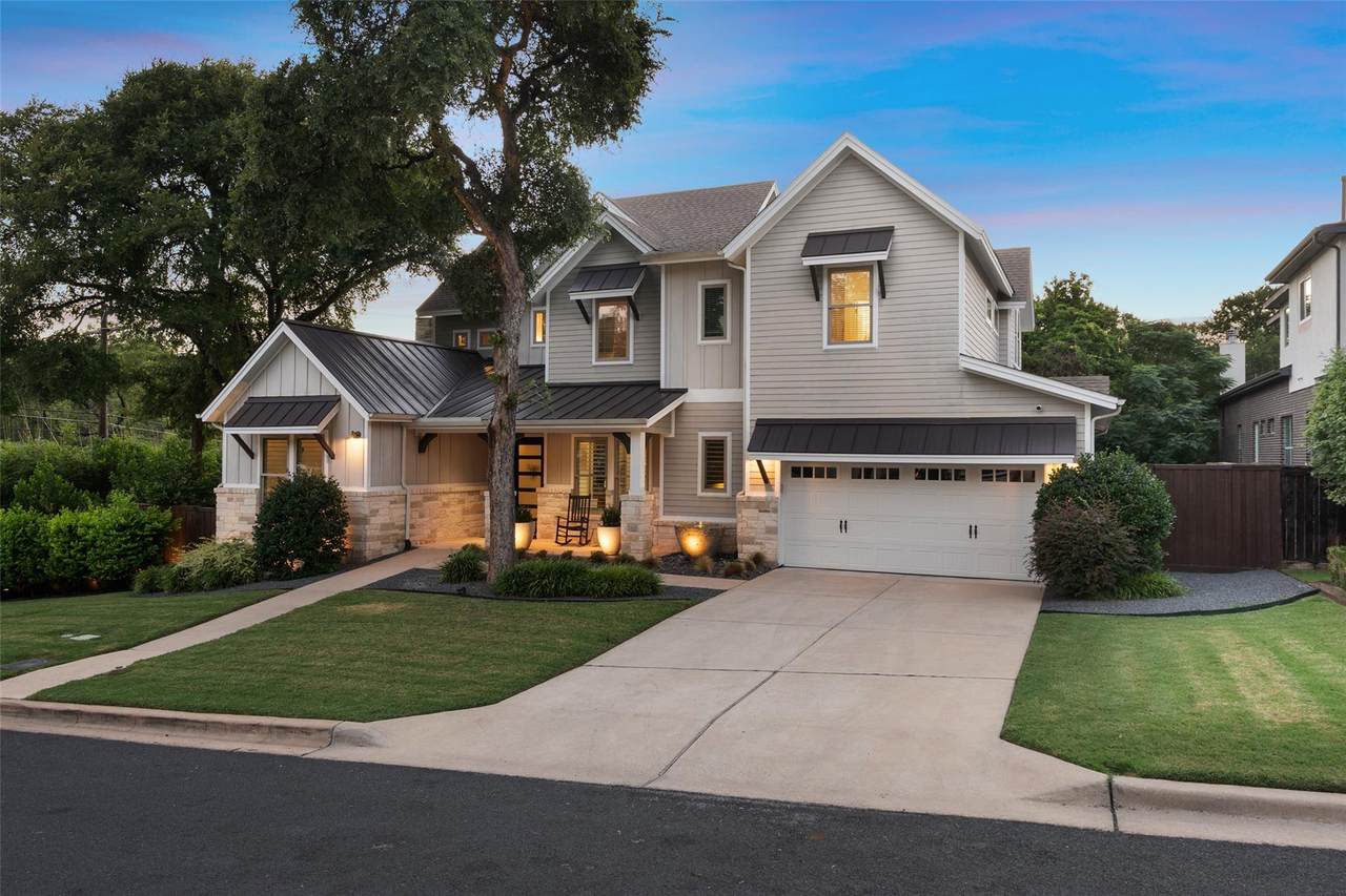 1002 Meriden Ln - Photo 1