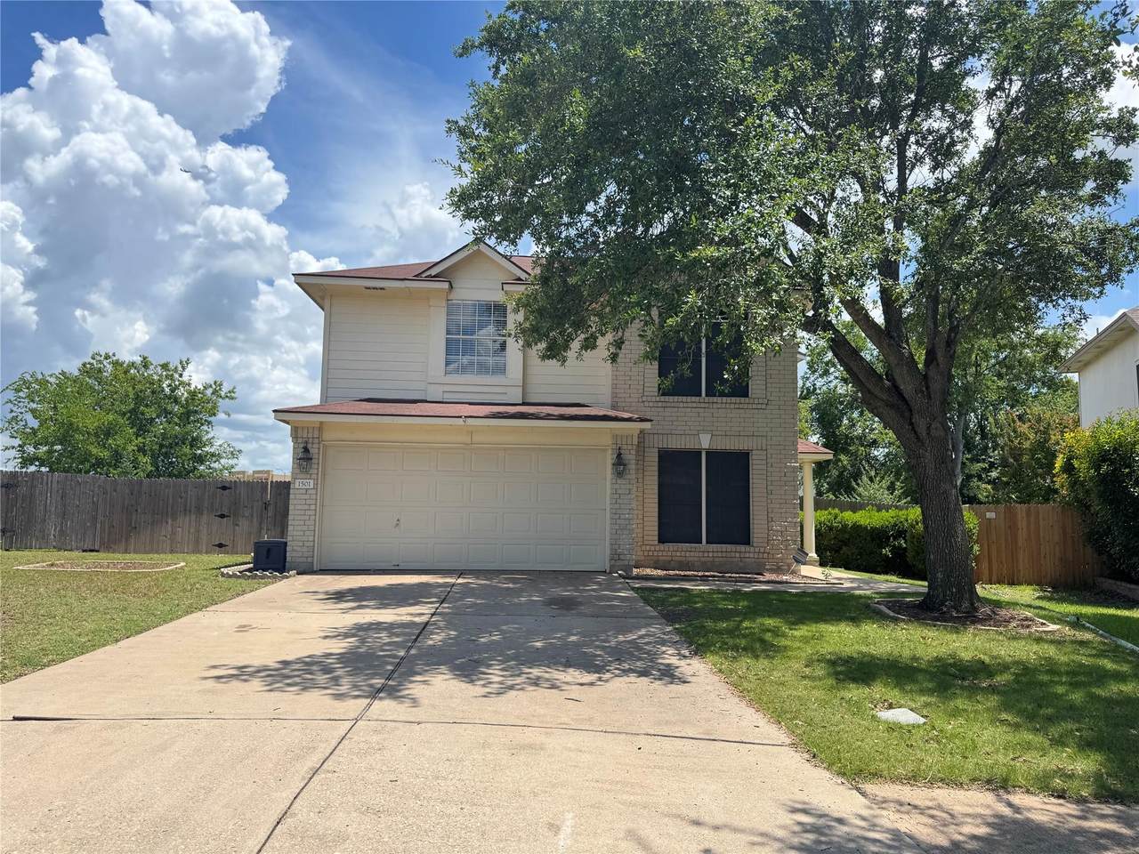 1501 Van Horn Dr - Photo 1