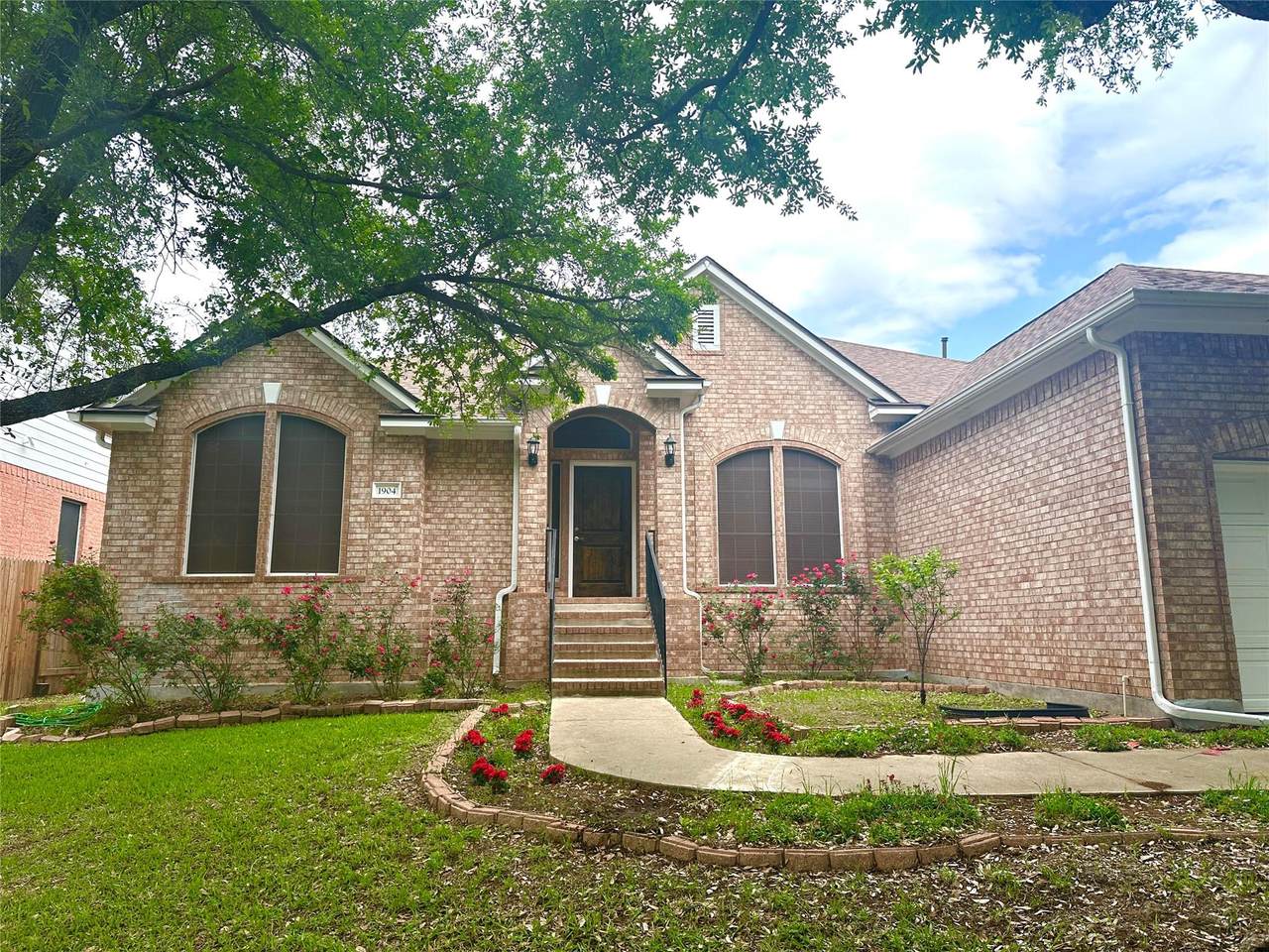 1904 Chasewood Dr - Photo 1