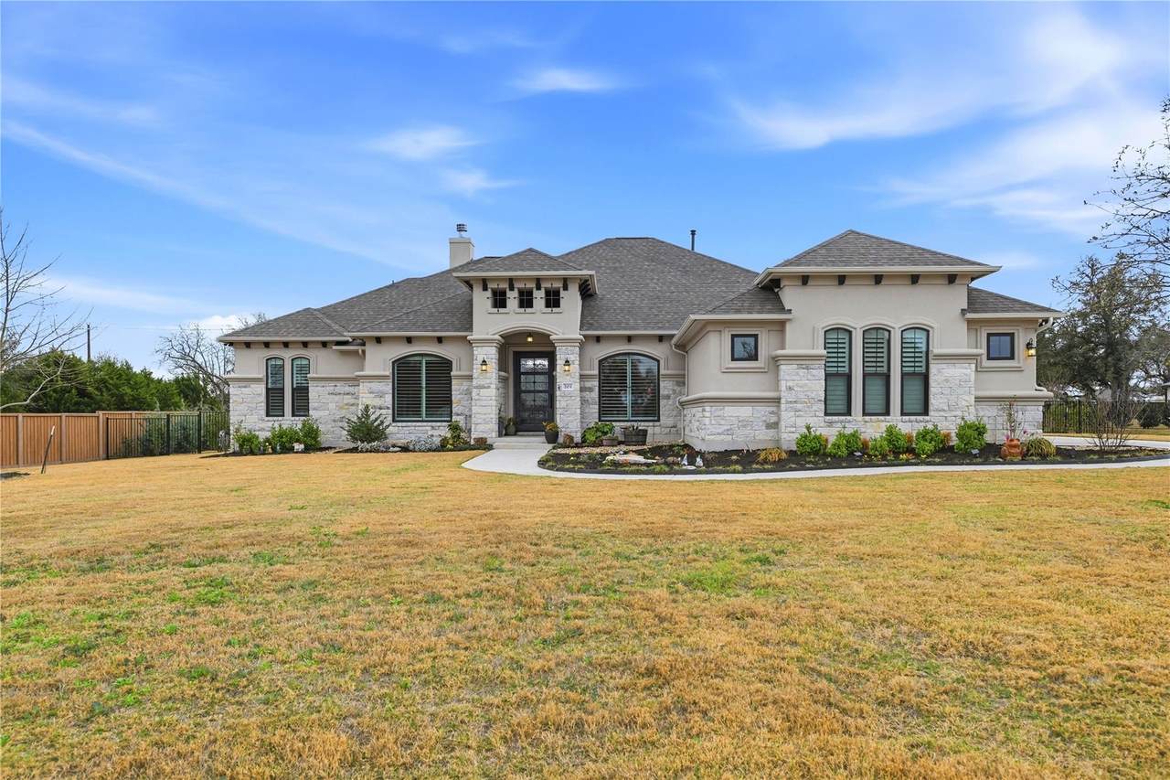 201 Miranda Way - Photo 1