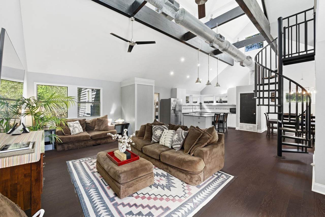 2818 Saratoga Dr - Photo 1