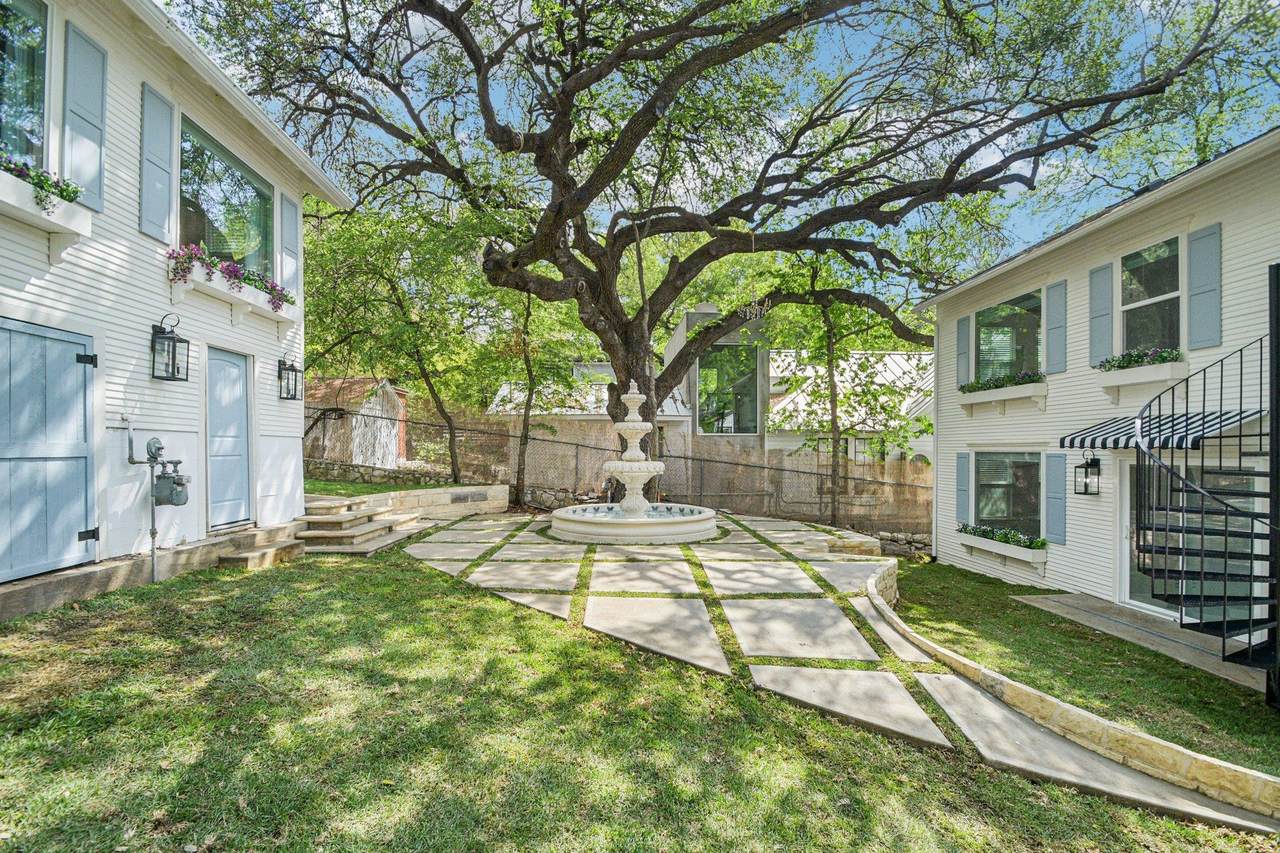 https://bt-photos.global.ssl.fastly.net/austin/1280_boomver_1_2483542-2.jpg