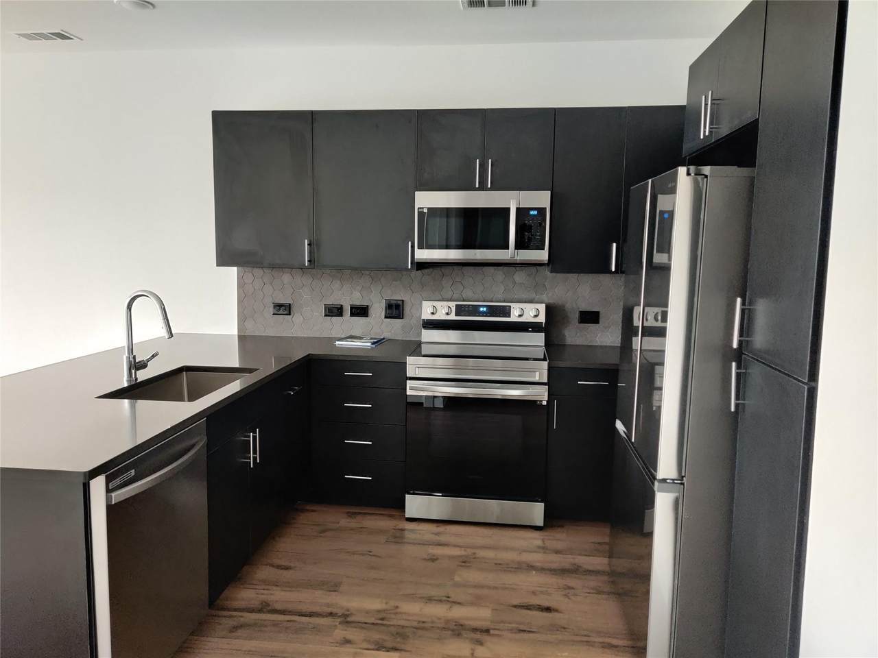 4801 Springdale Rd - Photo 1