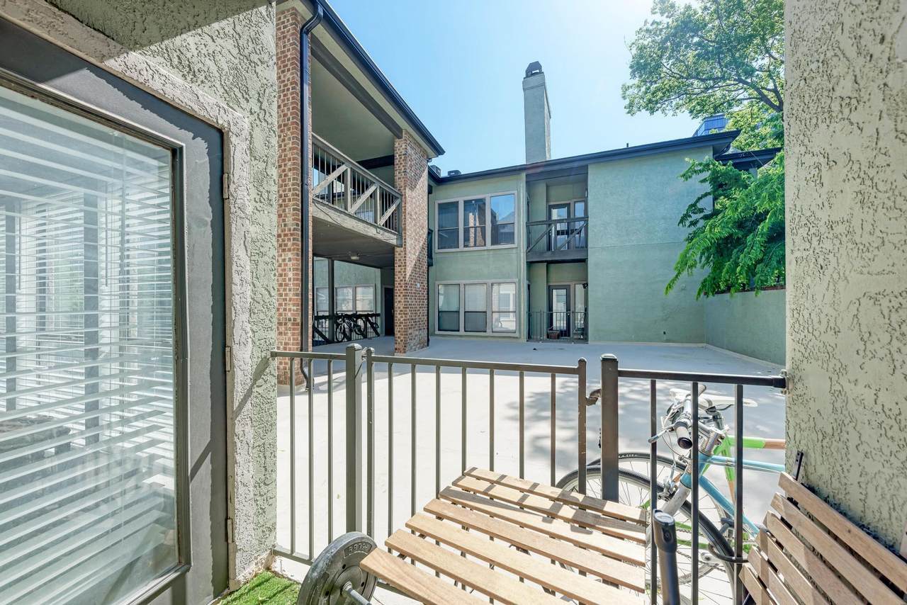 807 25th St - Photo 1