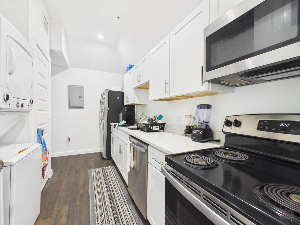 1010 26th St - Photo 1