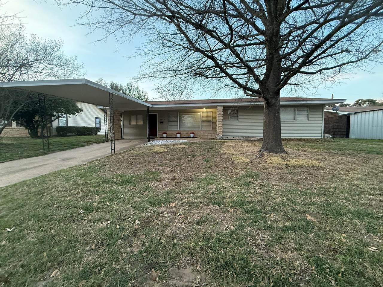 1404 Alcoa Ave - Photo 1