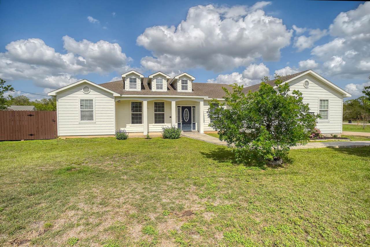 102 Oak Loop - Photo 1