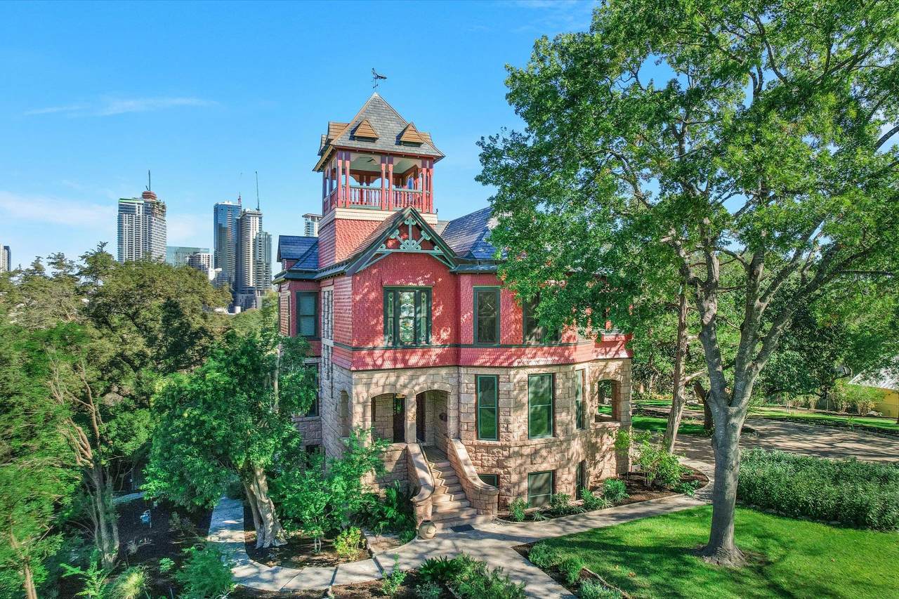 400 Academy Dr - Photo 1