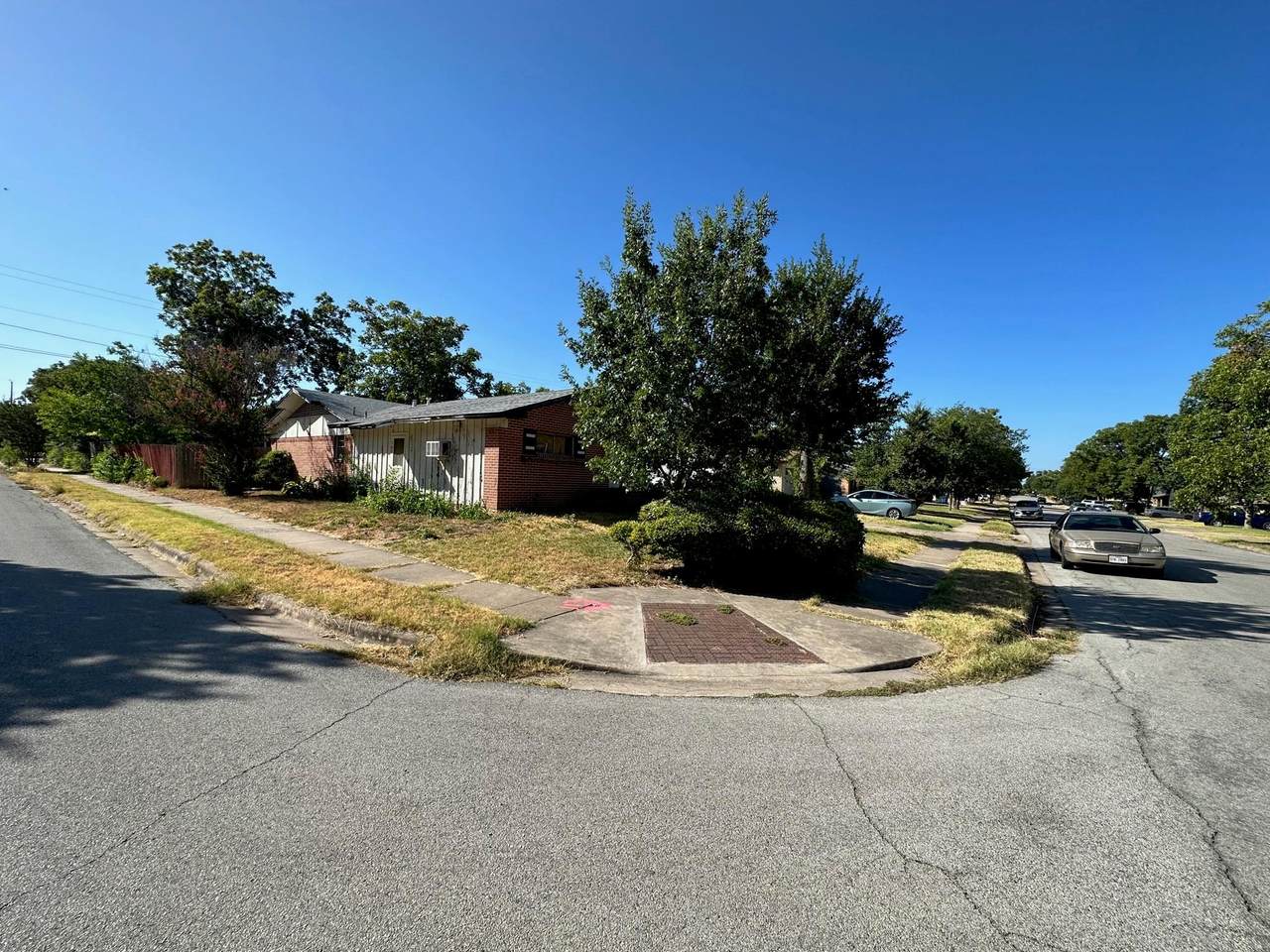 8311 Briarwood Ln - Photo 1