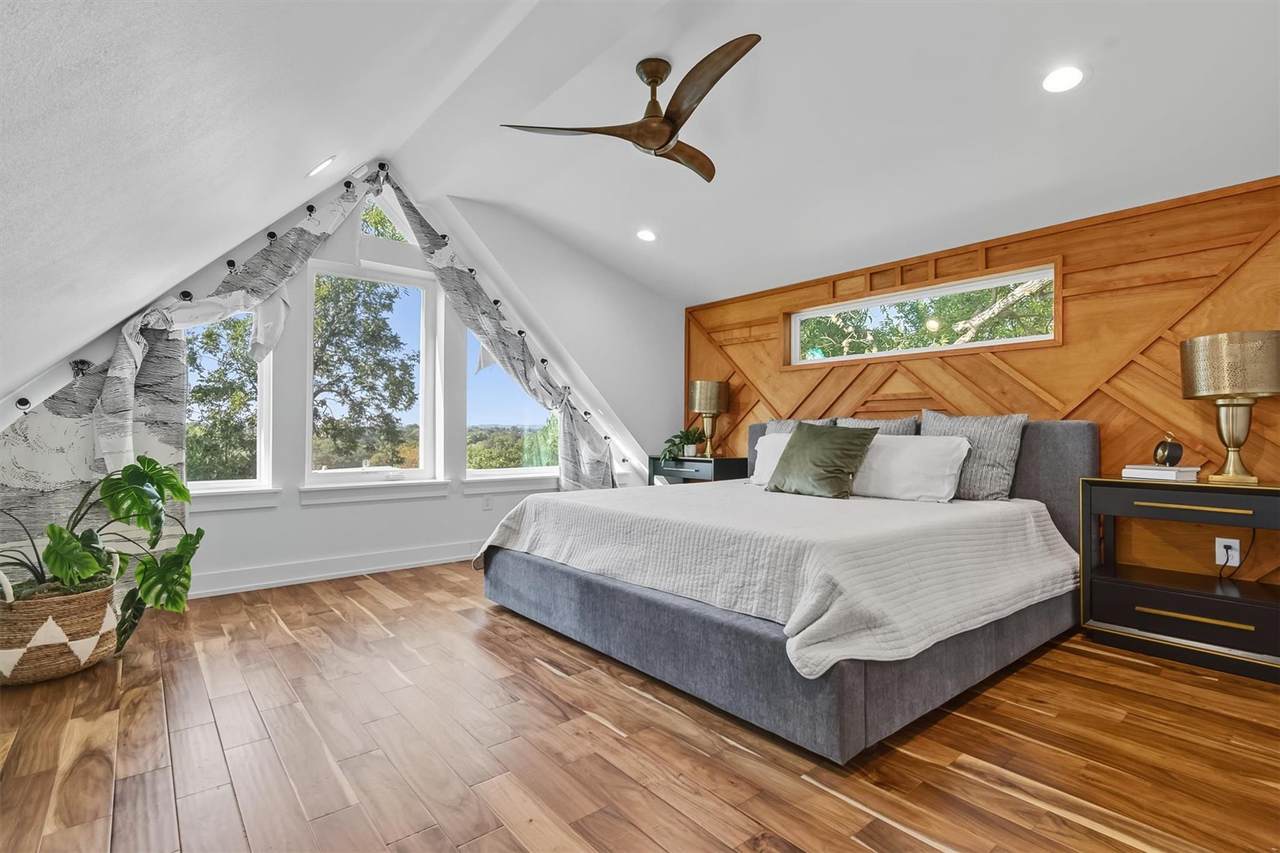 2712 Oak Springs Dr - Photo 1