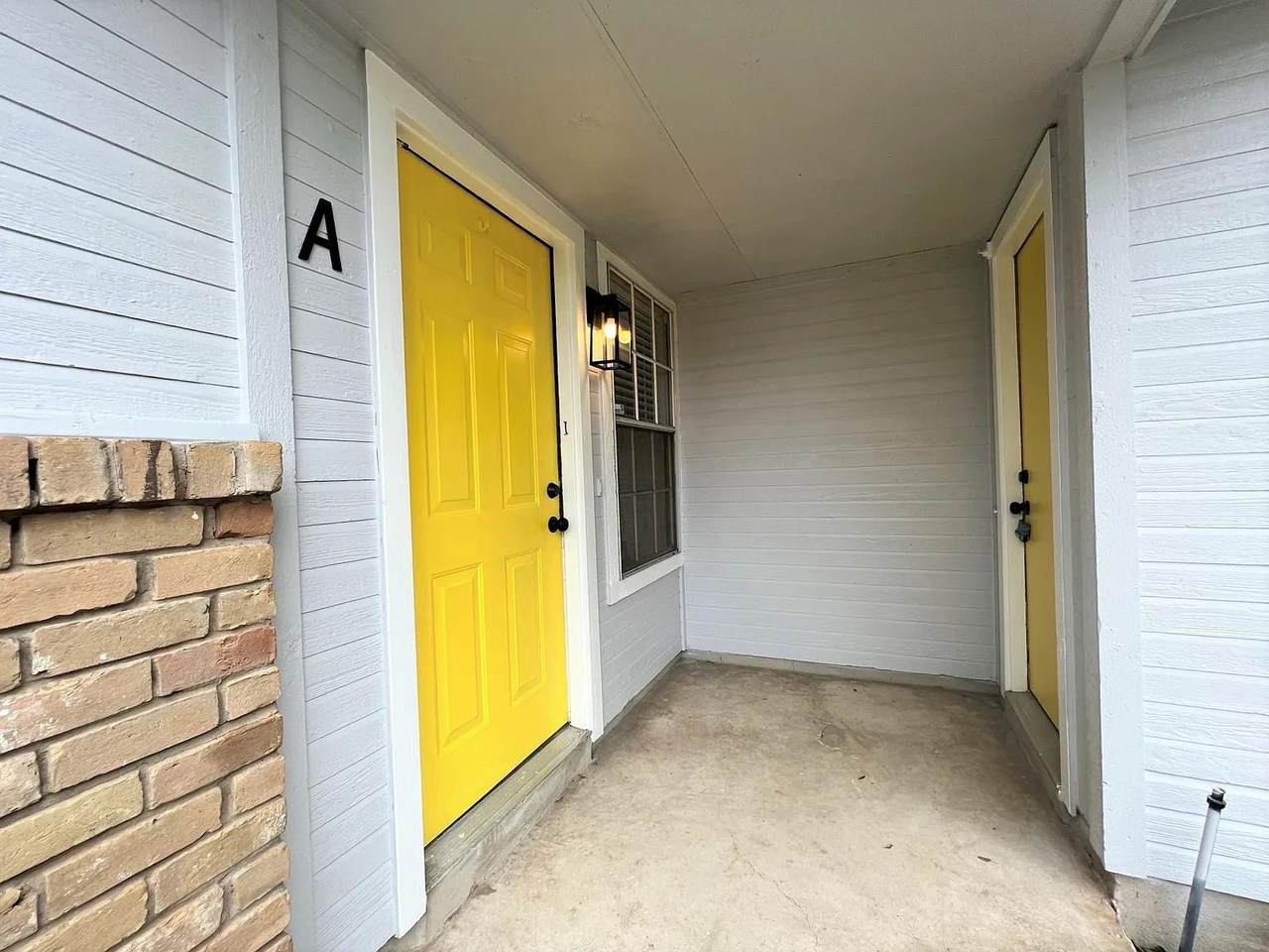 12214 Thompkins Dr - Photo 1