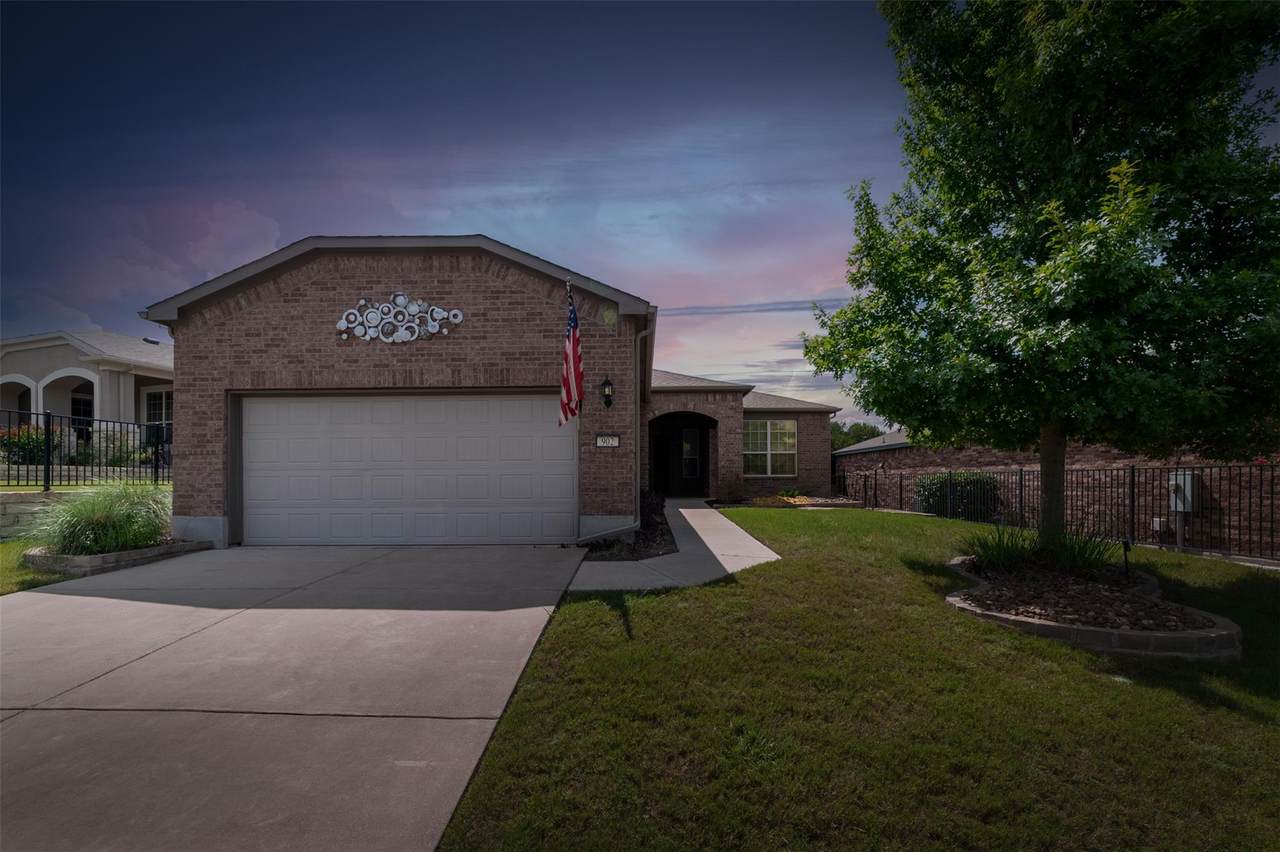902 Dome Peak Ln - Photo 1
