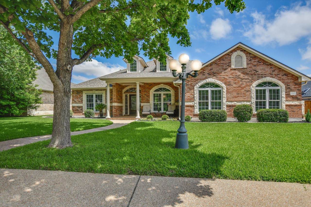1930 Savannah Dr - Photo 1