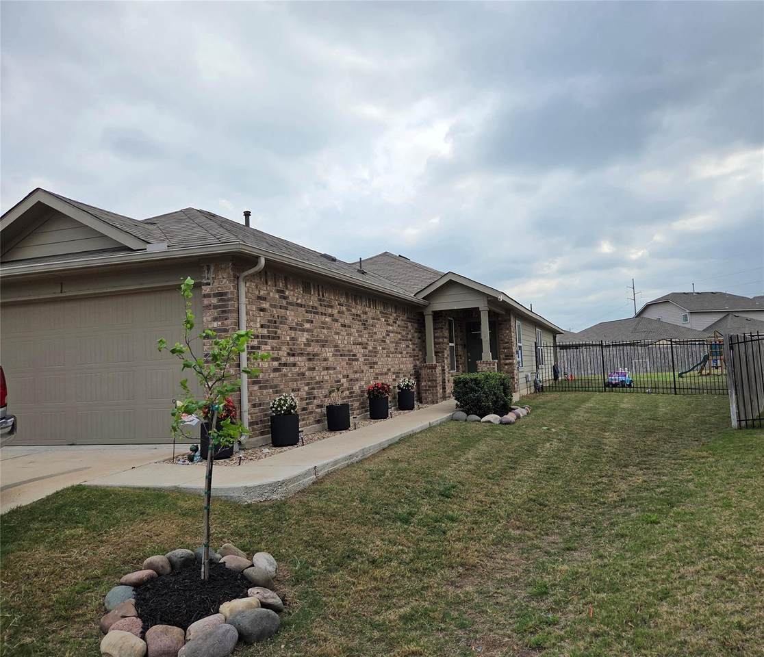 108 Blue Sage Dr - Photo 1