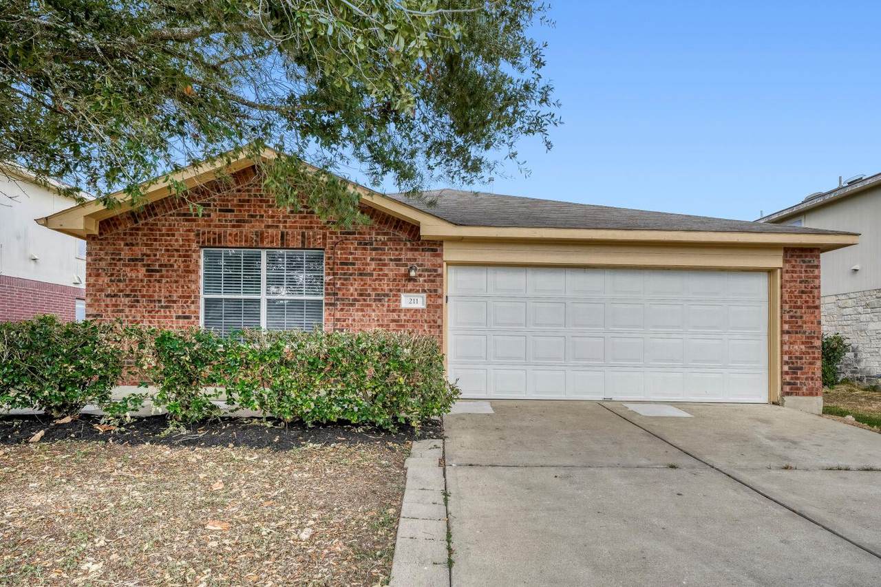 211 Remington Run - Photo 1