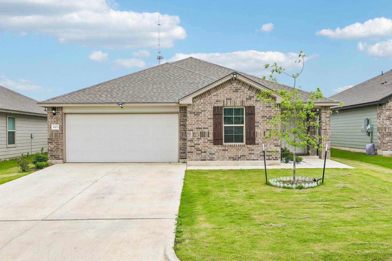 1423 Athan Dr - Photo 1
