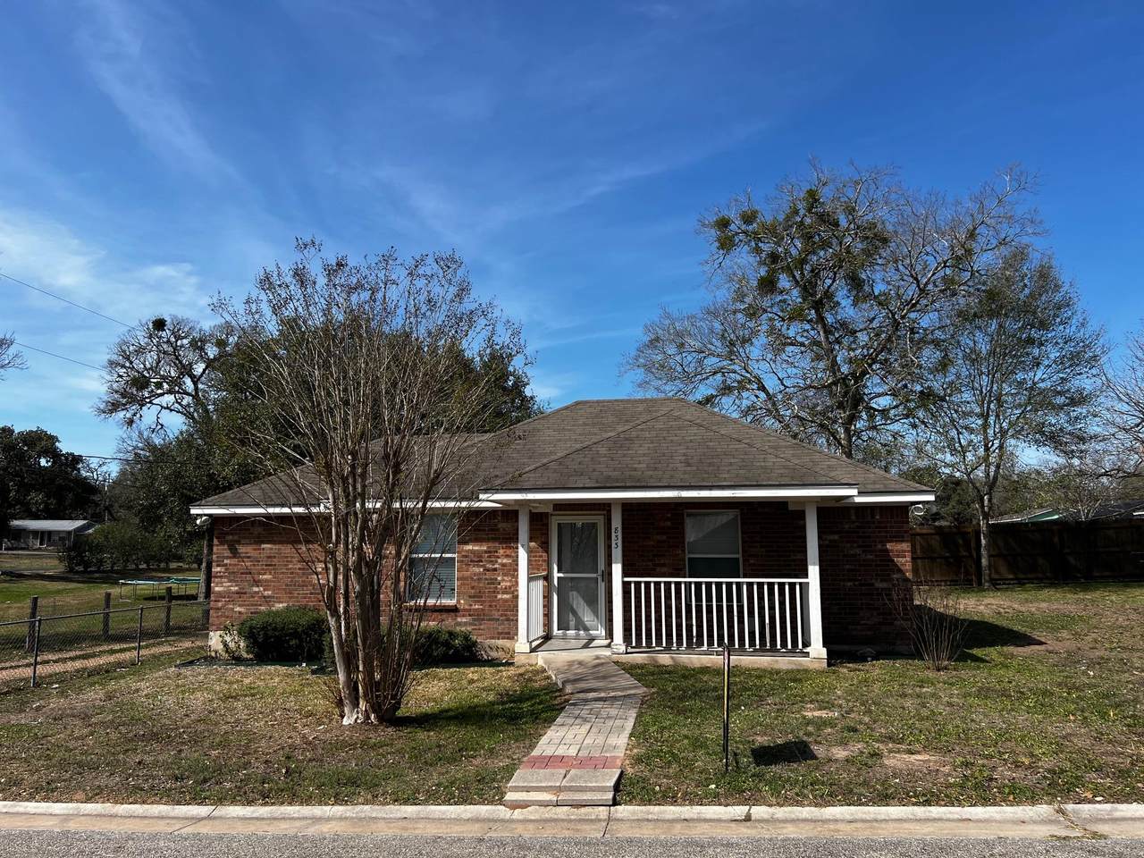 833 Camp St - Photo 1