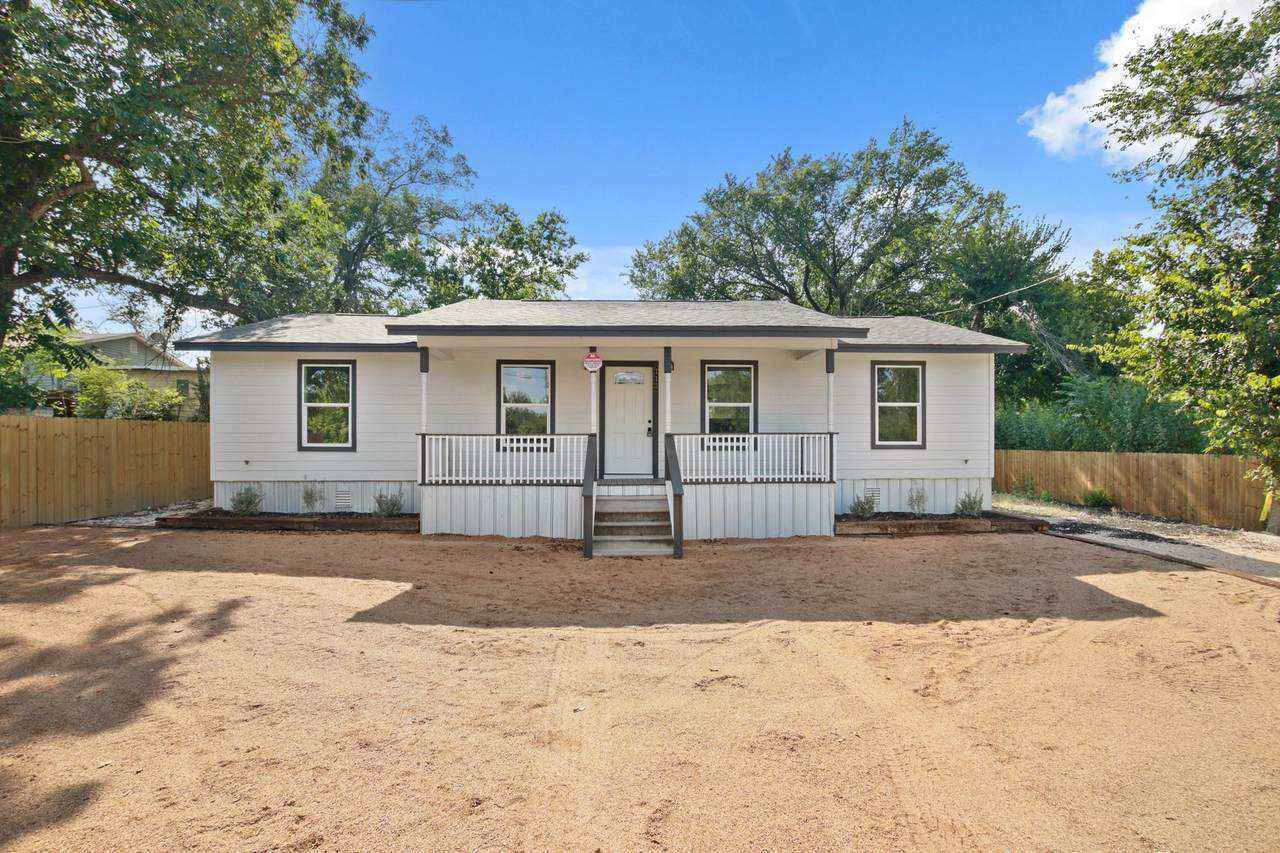 713 Burkett St - Photo 1