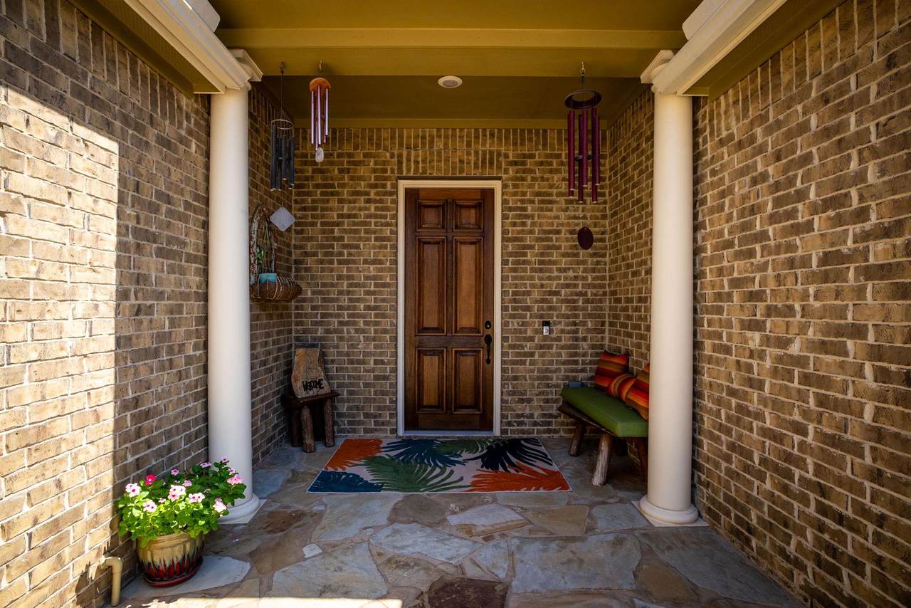 https://bt-photos.global.ssl.fastly.net/austin/1280_boomver_1_2812604-2.jpg