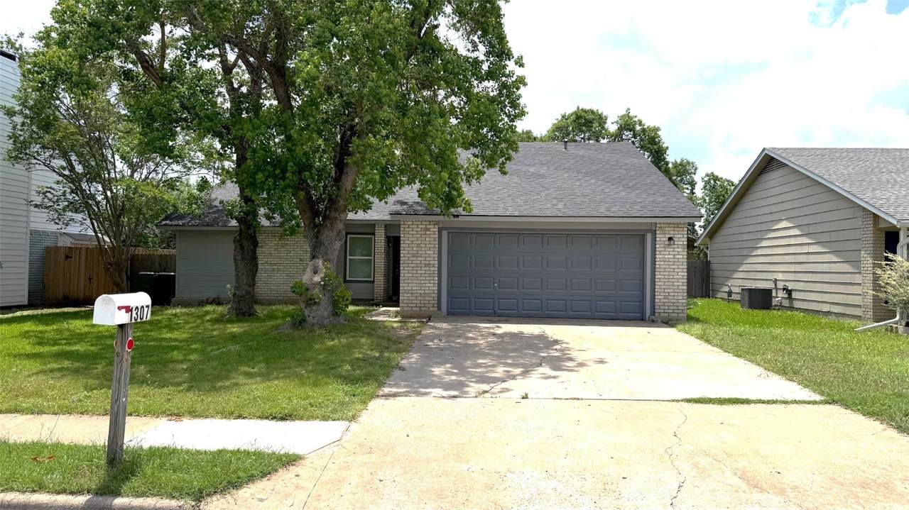 1307 Wroxton Way - Photo 1
