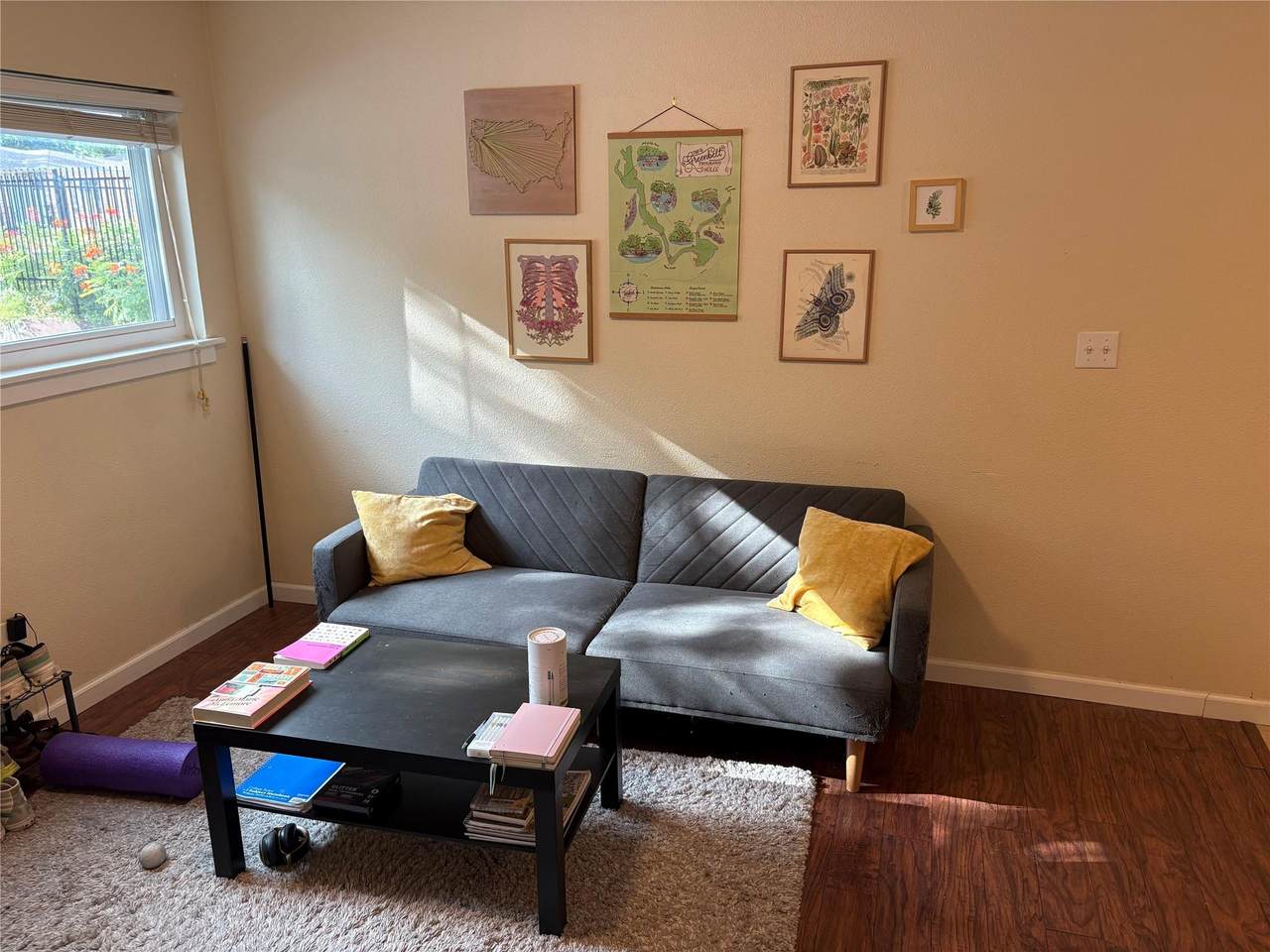304 33rd St - Photo 1