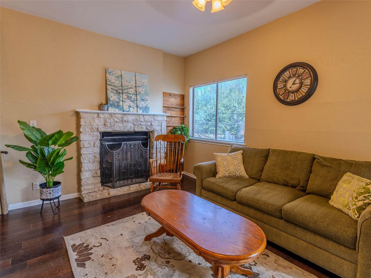 1013 Chestnut St - Photo 1
