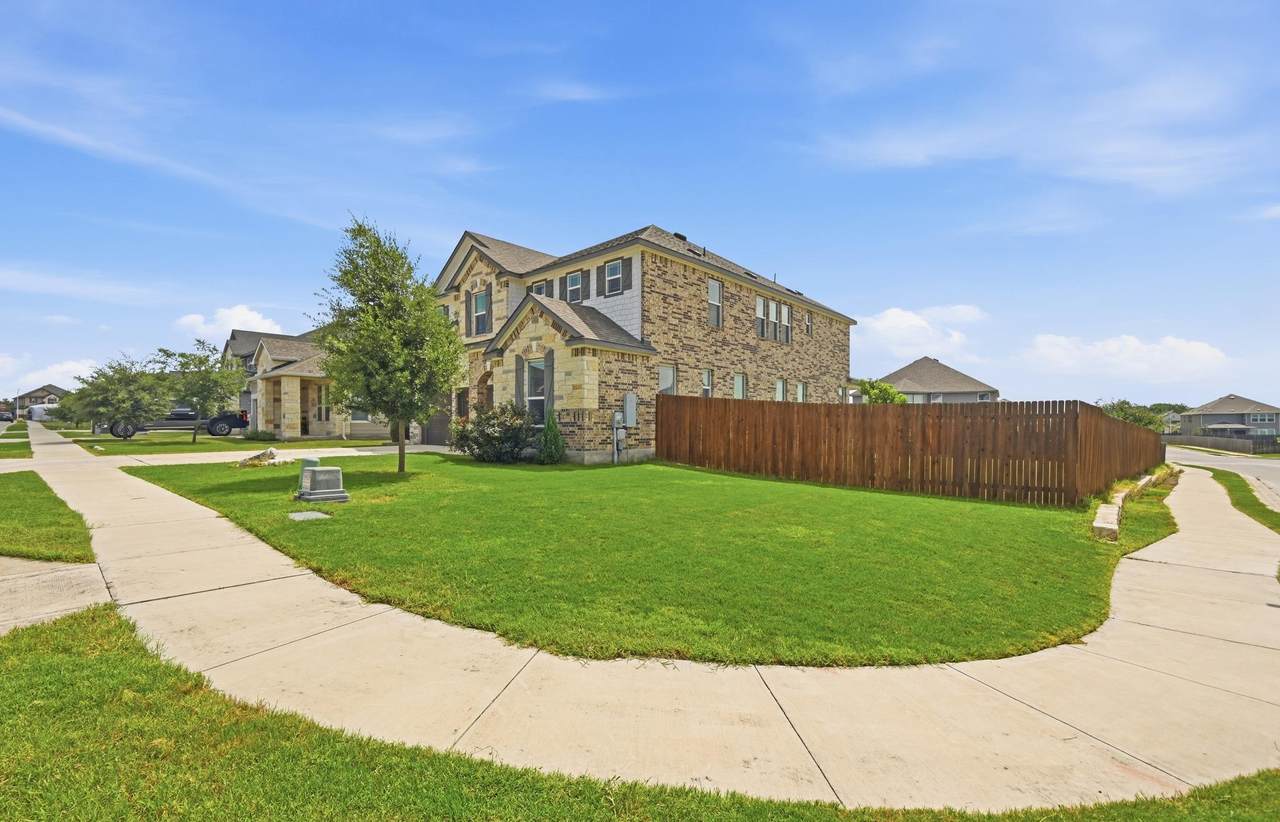 https://bt-photos.global.ssl.fastly.net/austin/1280_boomver_1_2869055-2.jpg