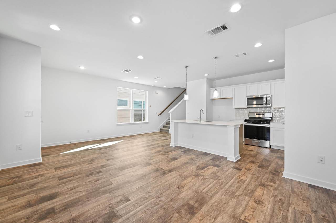 462 Orleanian Dr - Photo 1