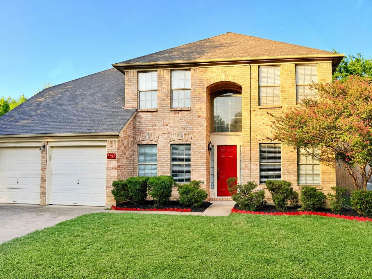 3919 Eagles Nest St - Photo 1