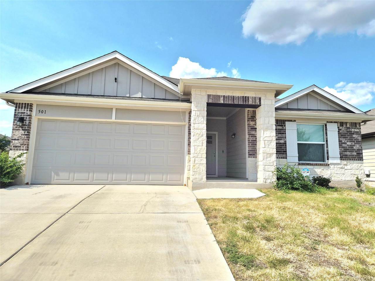 501 Elm Creek Dr - Photo 1