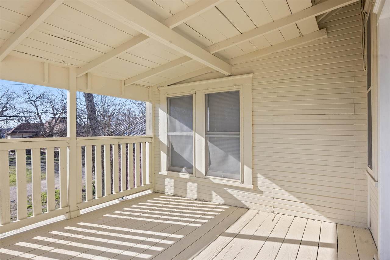 715 Porter St - Photo 1