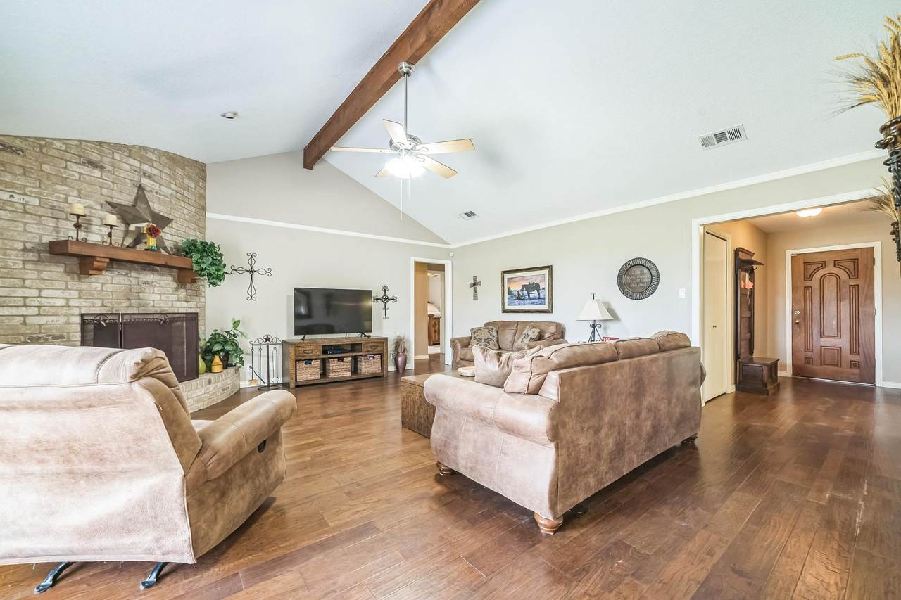 100 Wilkie Ln - Photo 1