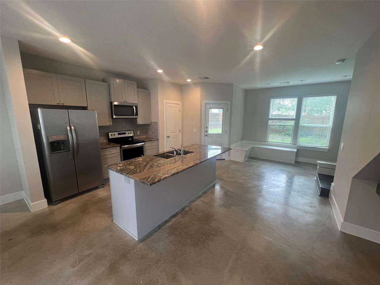 813 Northington St - Photo 1