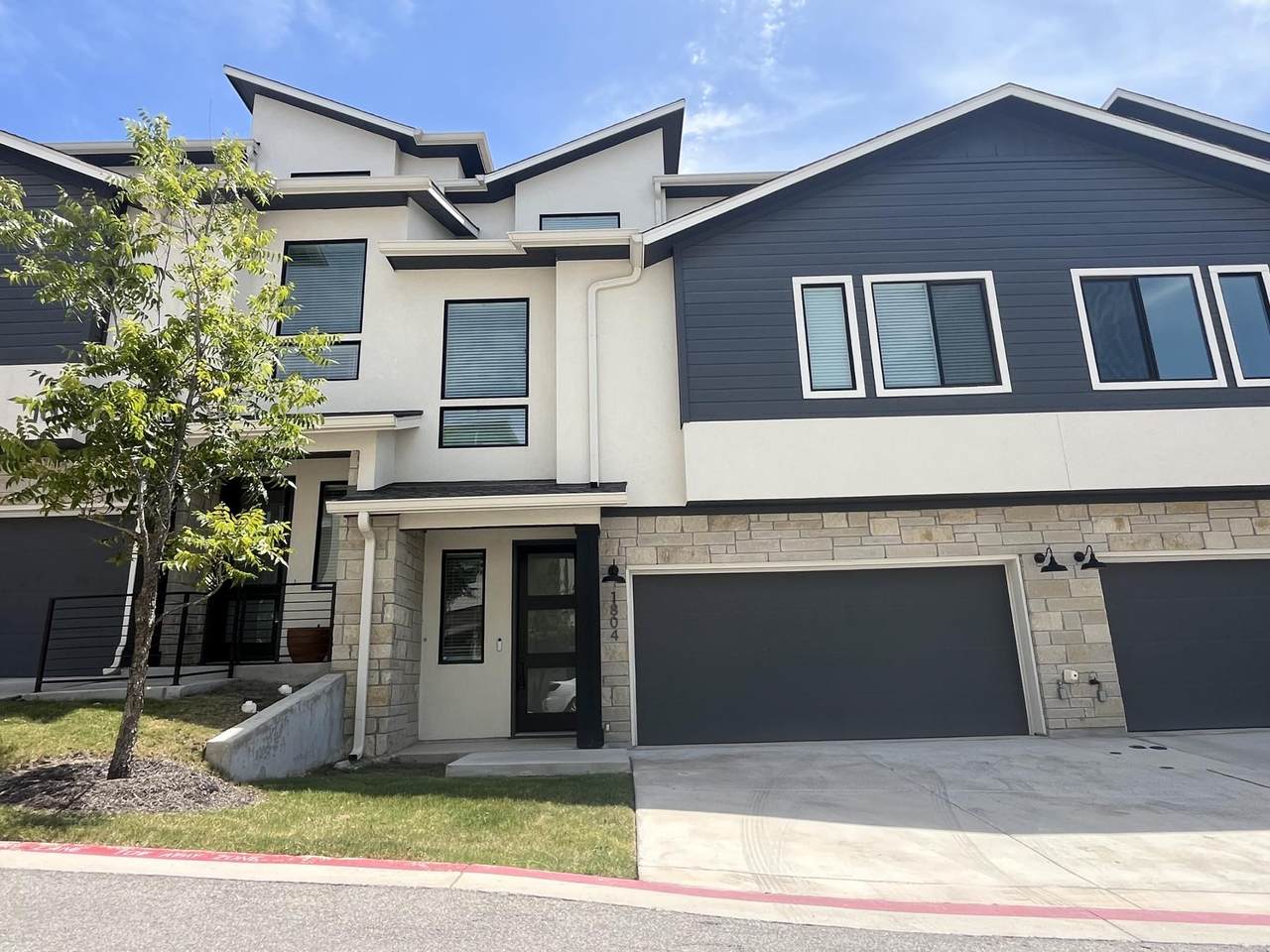 2050 Lohmans Spur - Photo 1