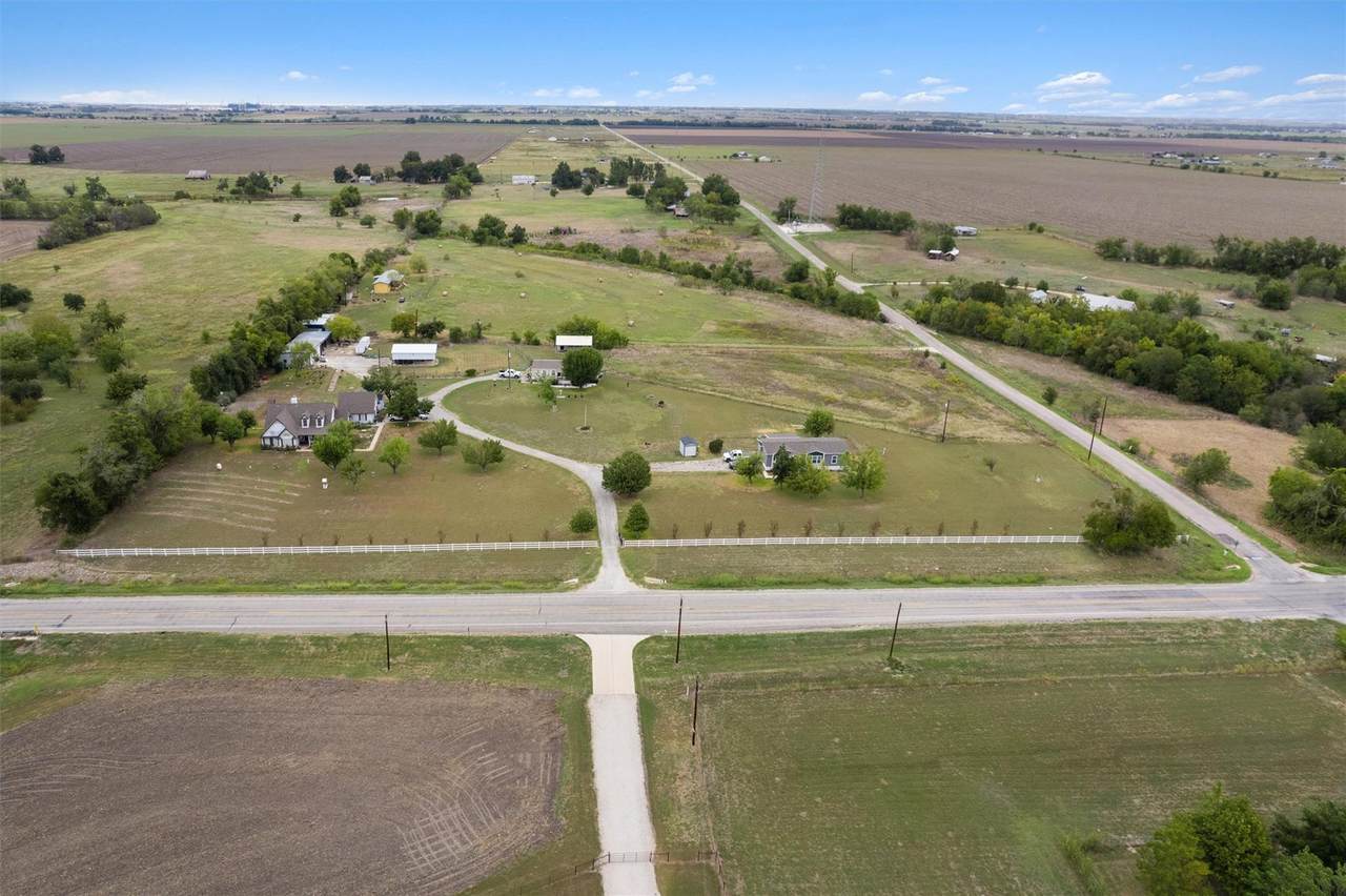 16351 Fm 1660 - Photo 1