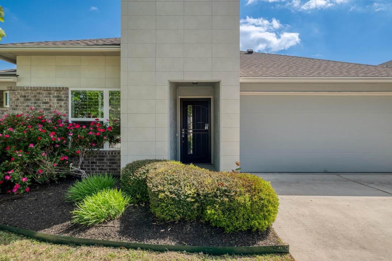 16400 Fetching Ave - Photo 1