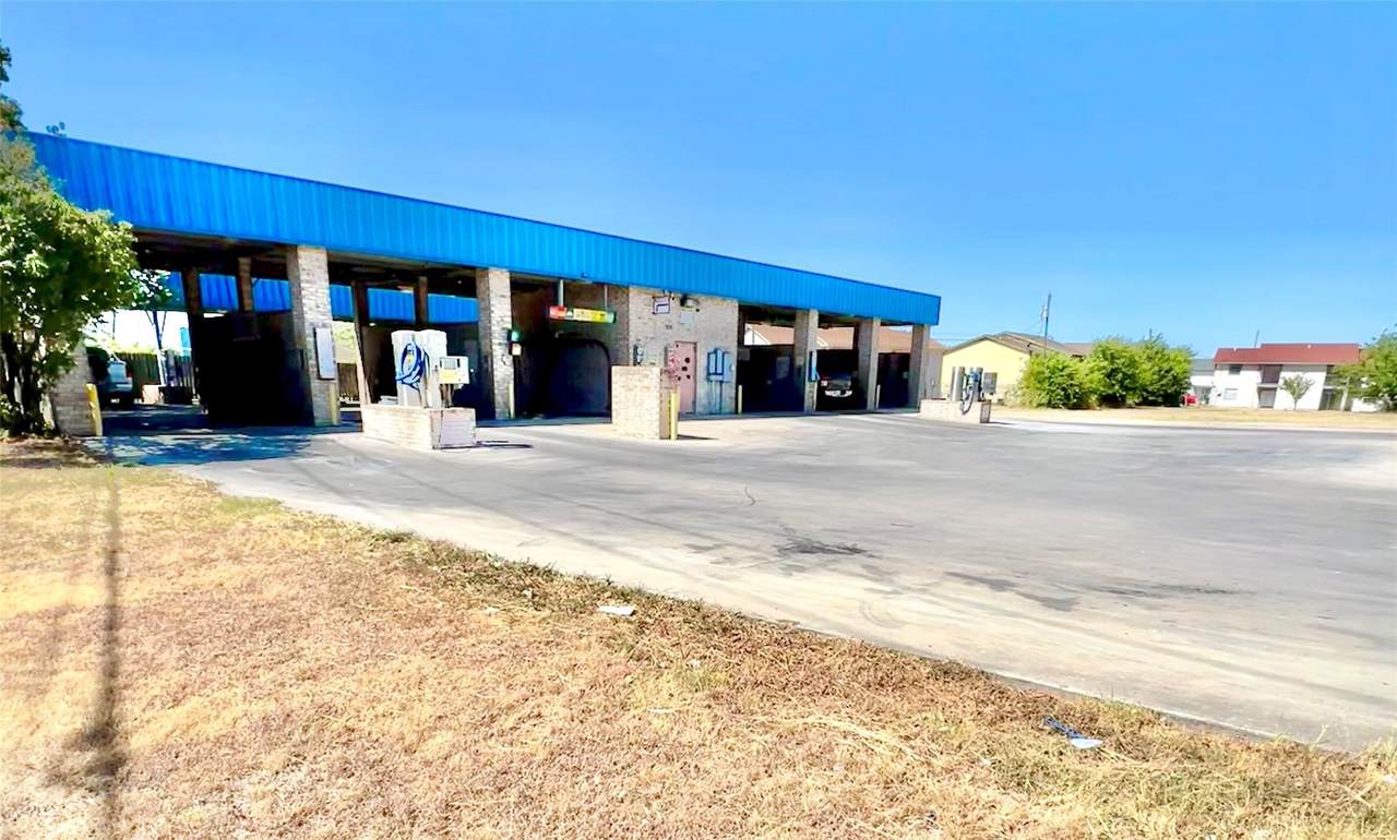 4502 Rancier Ave - Photo 1